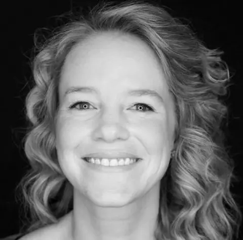 Julie Oliff