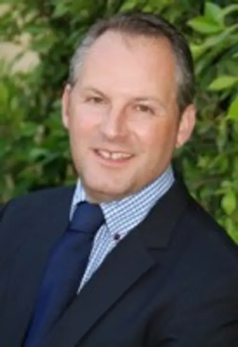 Stefan W. Keel