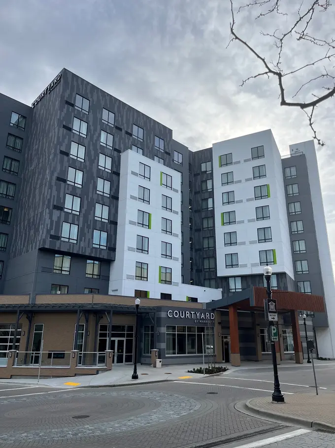 Courtyard by Marriott Nanaimo ......