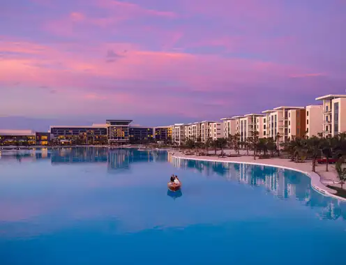 10,000-room Crystal Lagoons Project Opens in Orlando Just Steps From Disney World