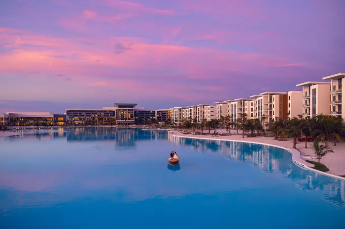 10,000-room Crystal Lagoons Project Opens in Orlando Just Steps From Disney World