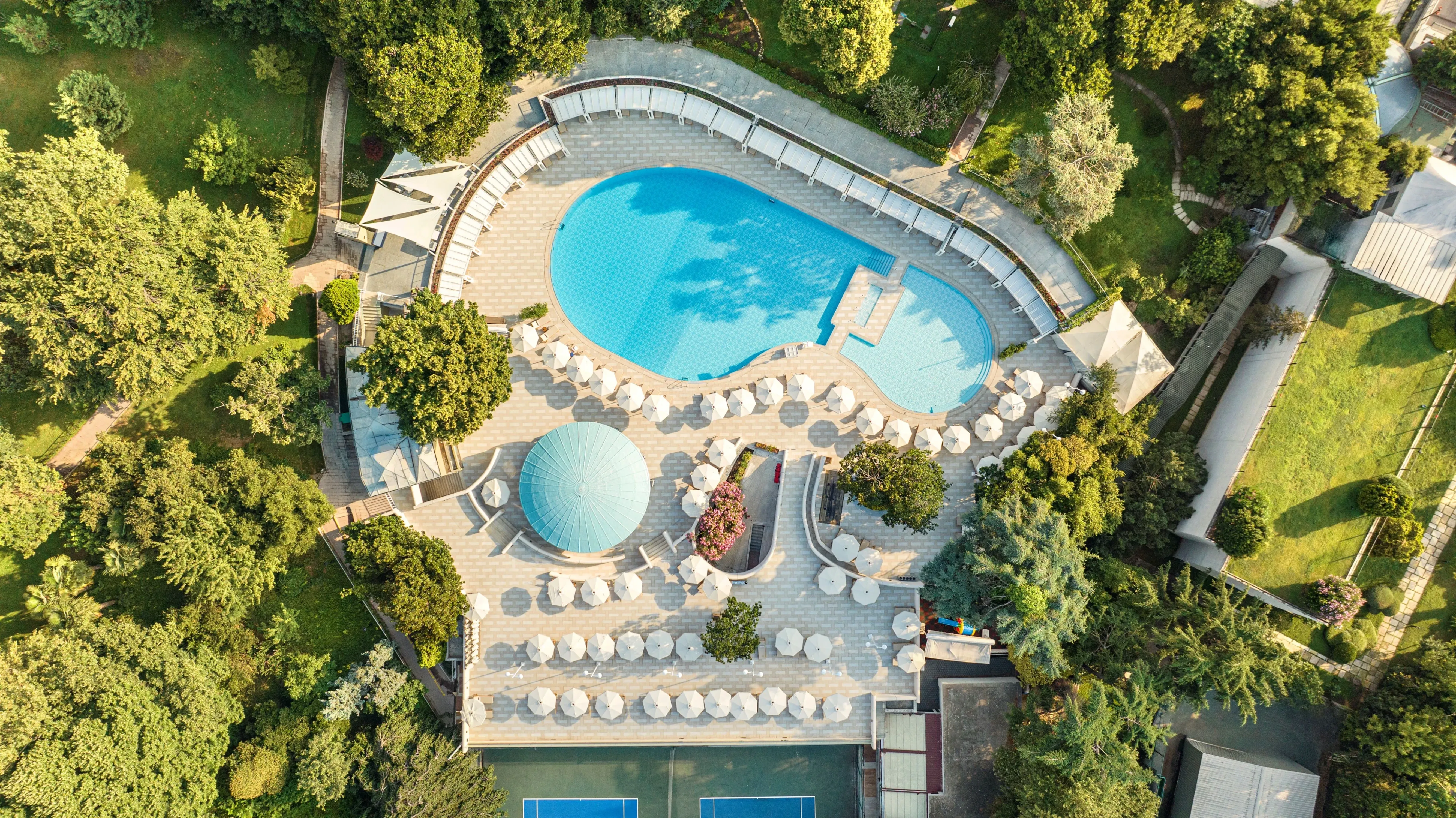 Hilton Istanbul Bosphorus Outdoor Pool