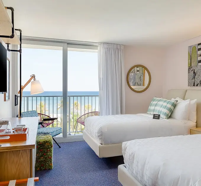 Plunge Beach Hotel ......