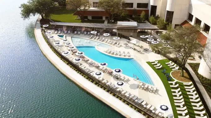 Omni Las Colinas Hotel ......