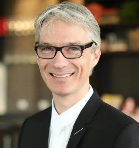 Eben Hewitt