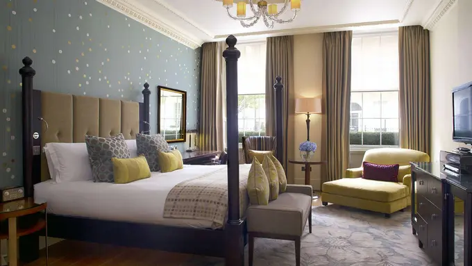 The Arch London ......
