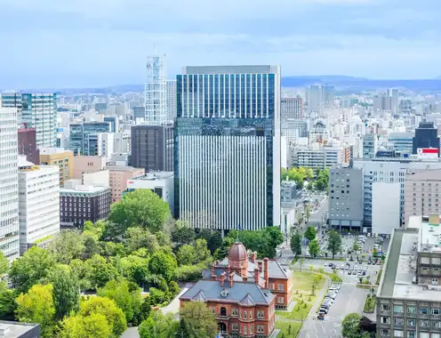 Exterior Daytime With Cityview Side