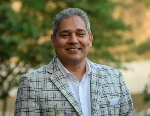 Nivedan Kukreti