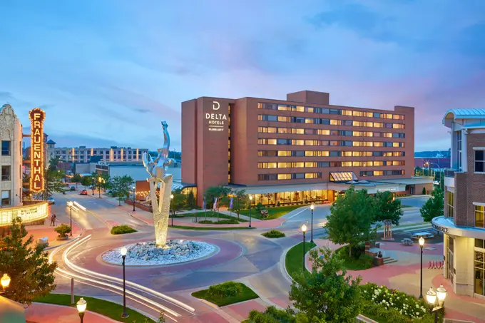 Delta Hotels by Marriott Muskegon Downtown ......