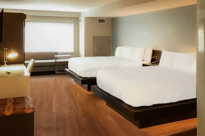 Cambria Hotel Newport ......
