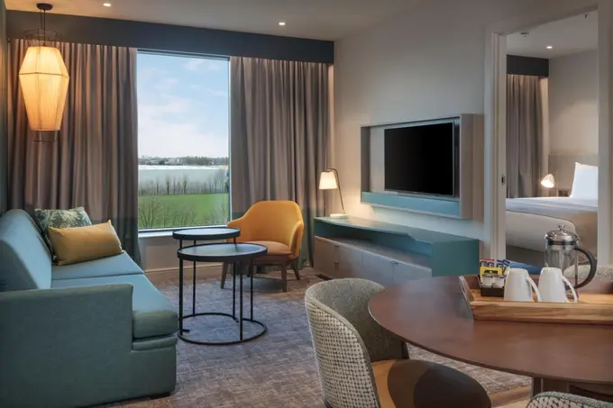 Staybridge Suites London - Heathrow Bath Road ......