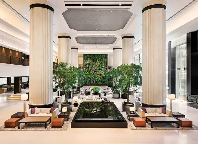 Shangri-La Hotel, Singapore ......