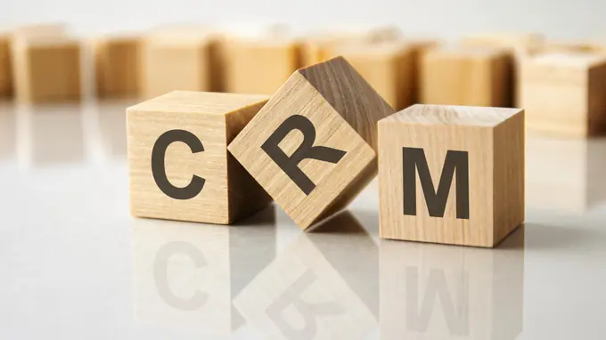 How to choose a CRM for my hotel: 7 things to consider