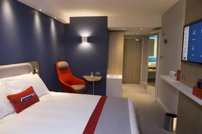 Holiday Inn Express Bicester ......