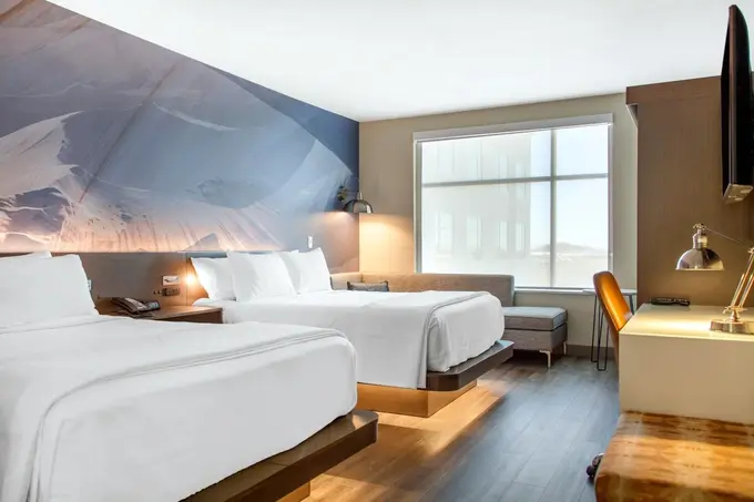 Cambria Hotel Milwaukee Downtown ......
