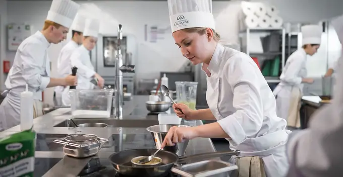 Digitalization in the kitchen: Teaching Culinary Arts in the digital age