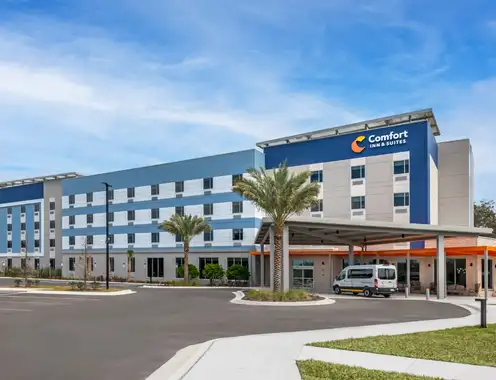 New Comfort Inn & Suites Opens Across From Orlando Sanford International Airport