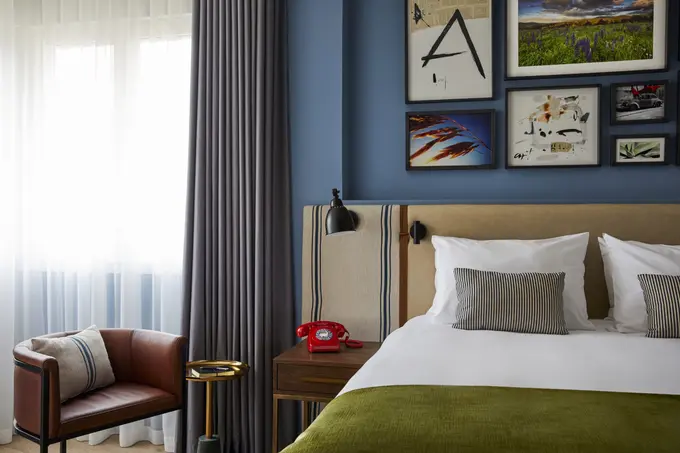Hotel Indigo ......