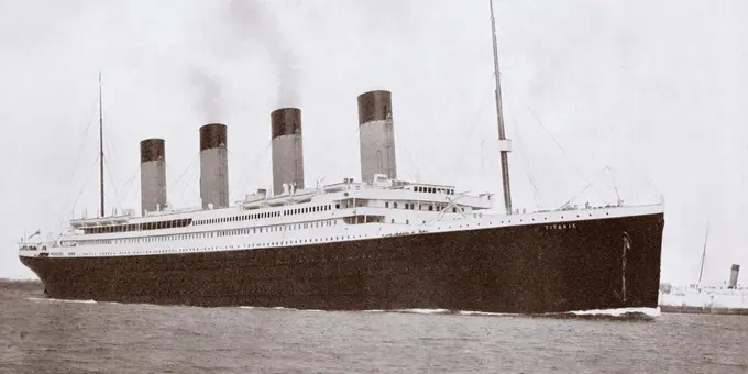 RMS Titanic departing Southampton, 10 April 1912