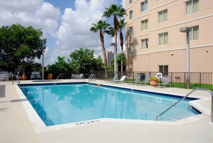Homewood Suites by Hilton Miami-Airport/Blue Lagoon ......