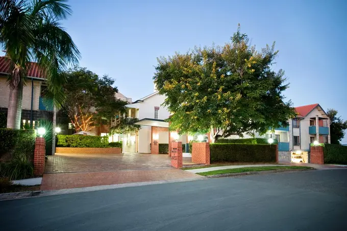 Ramada by Wyndham Brisbane Windsor ......