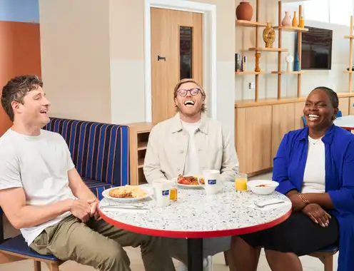 The Great Wake Up Debate: Rob Beckett and Holiday Inn Express® Uncover the Wake Up Rituals Defining the UK and Ireland