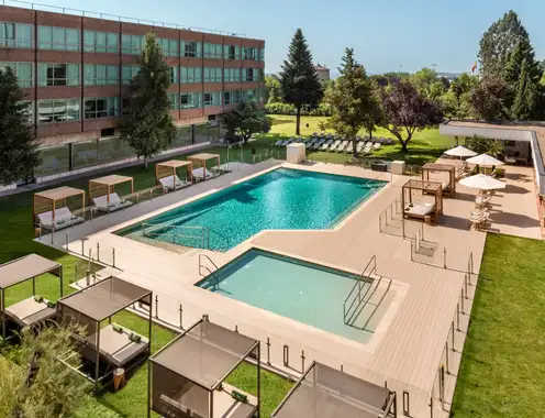 300c Melia Barajas Pool