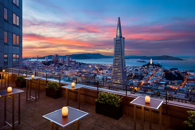 Four Seasons Hotel San Francisco at Embarcadero ......
