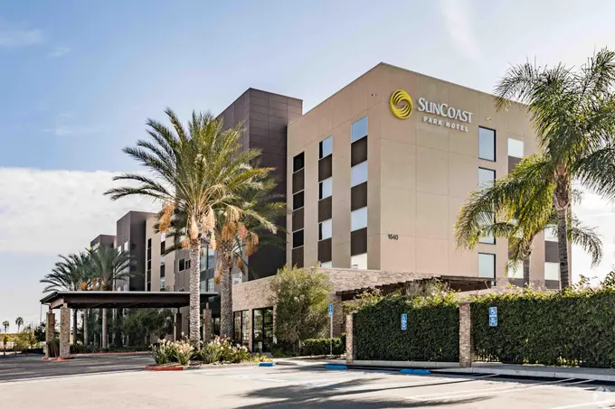 RobertDouglas Advises SunCoast Properties on the Successful Refinancing of the SunCoast Park Hotel Anaheim, Tapestry Collection by Hilton