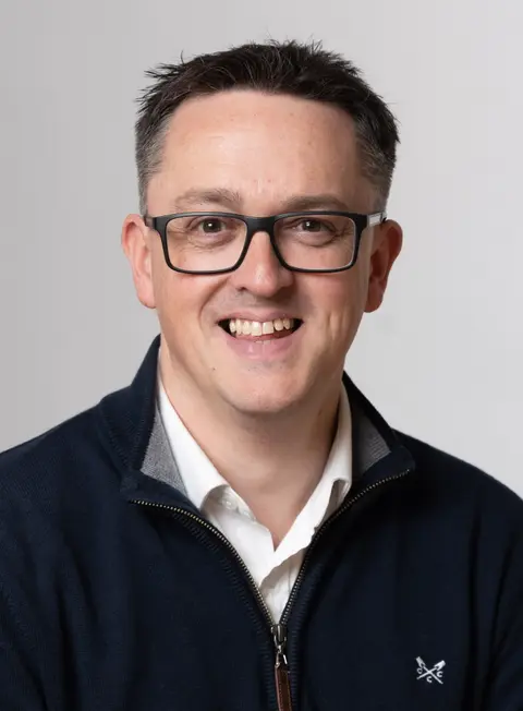 Mark Woolfitt