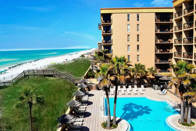 Beal House Destin-Fort Walton Beachfront, Tapestry Collection by Hilton ......