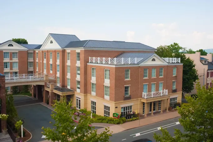 Courtyard by Marriott Charlottesville - University Medical Center ......