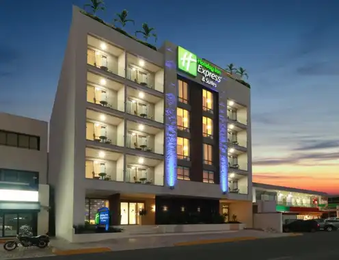 Holiday Inn Express & Suites Playa del Carmen
