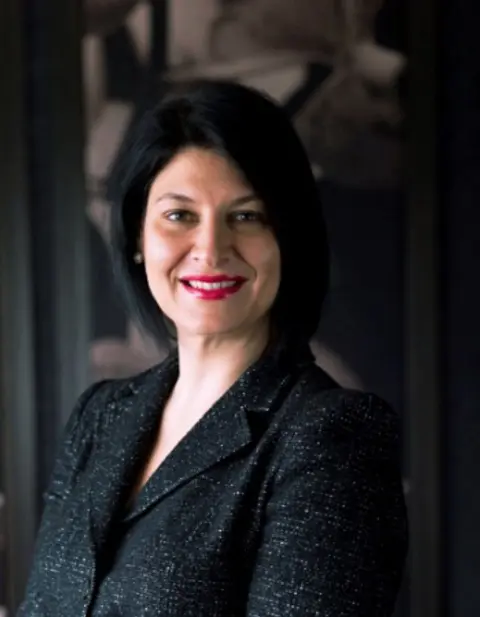 Linda Pecoraro