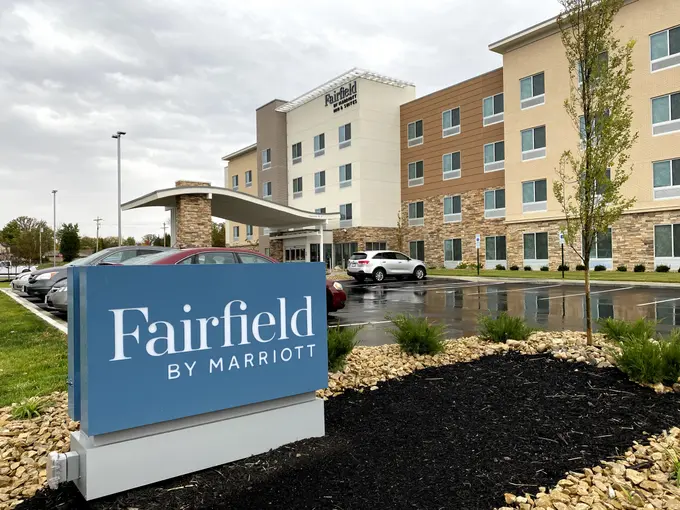 Fairfield Inn & Suites by Marriott Dayton North ......