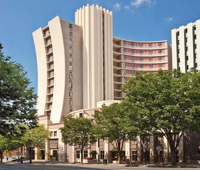 DoubleTree by Hilton Silver Spring DC North ......