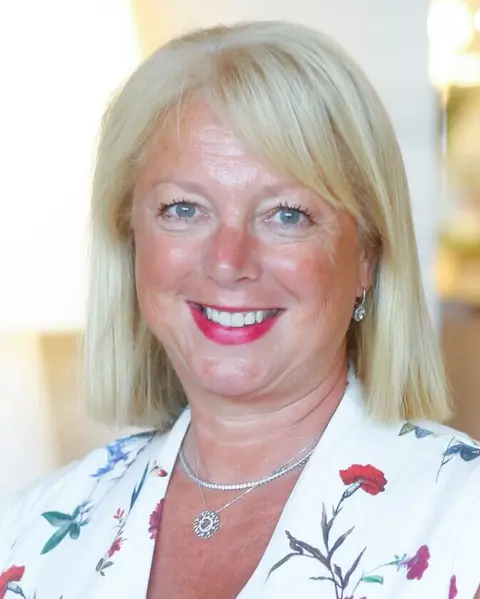 Anna-Marie Dowling