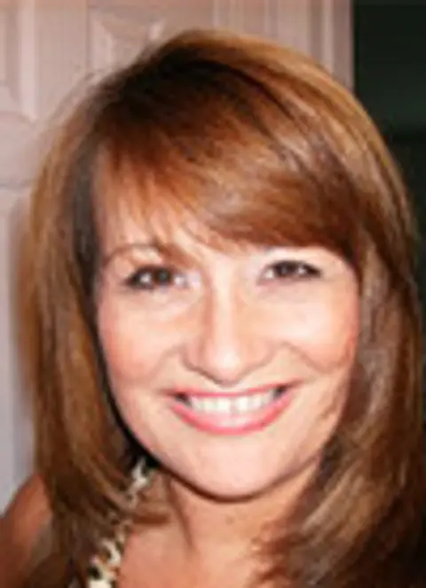 Lynda Plain