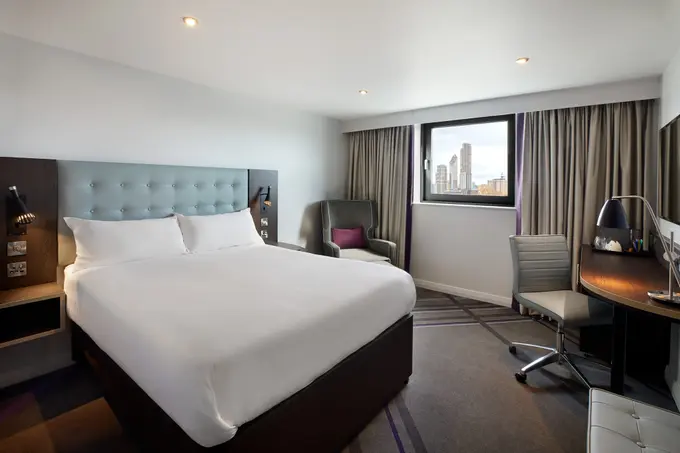 Premier Inn Swindon Town Centre hotel ......