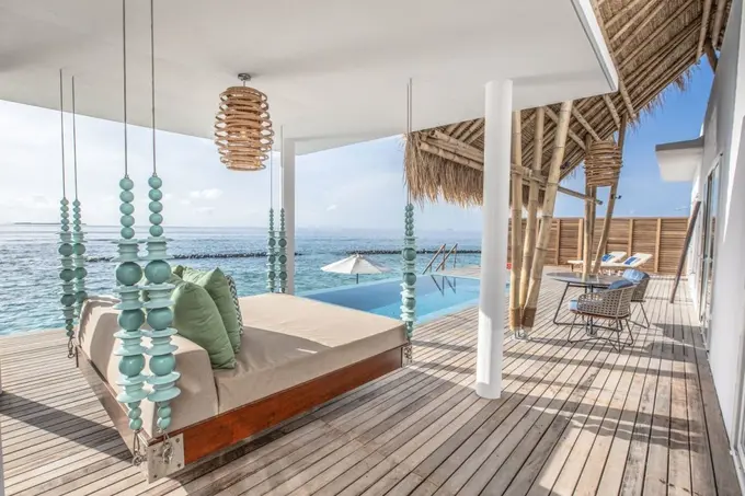 Emerald Maldives Resort & Spa ......