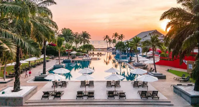 Radisson Resort & Spa Hua Hin ......