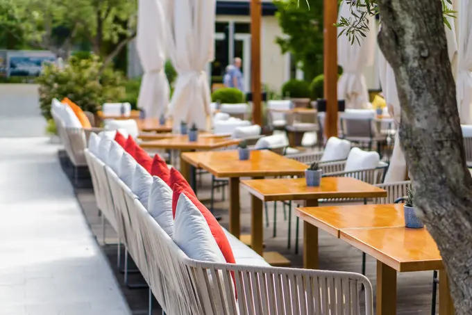 Stuck in the Middle: How Hospitality Workers in Greece View Working Conditions
