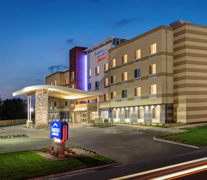 Fairfield Inn & Suites by Marriott Dallas Waxahachie ......