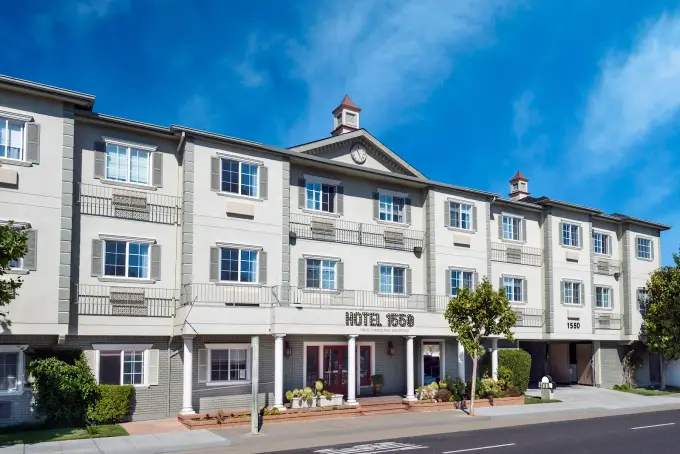 Hotel 1550: Ditching the flag and turning independence into revenue growth