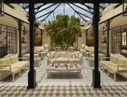 Uge Courtyard1 4511