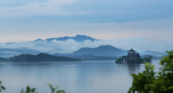 Dusit Thani Hot Springs Resort Wanfo Lake ......