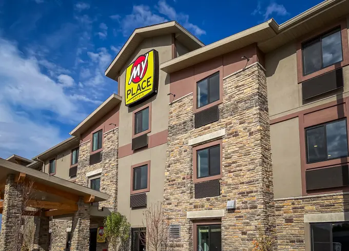 My Place Hotel-East Moline/Quad Cities, IL ......