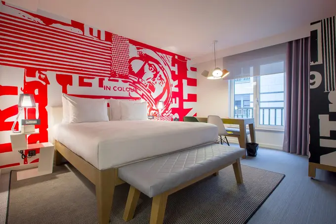 Radisson RED Cape Town ......