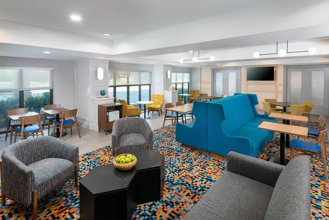 Hampton Inn South Plainfield All New Lobby ......