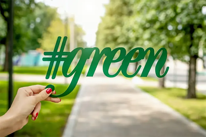 How can independent hotels compete with large hotel chains in terms of sustainability?